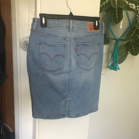 Levi Denim Skirt - Picture 2 of 5